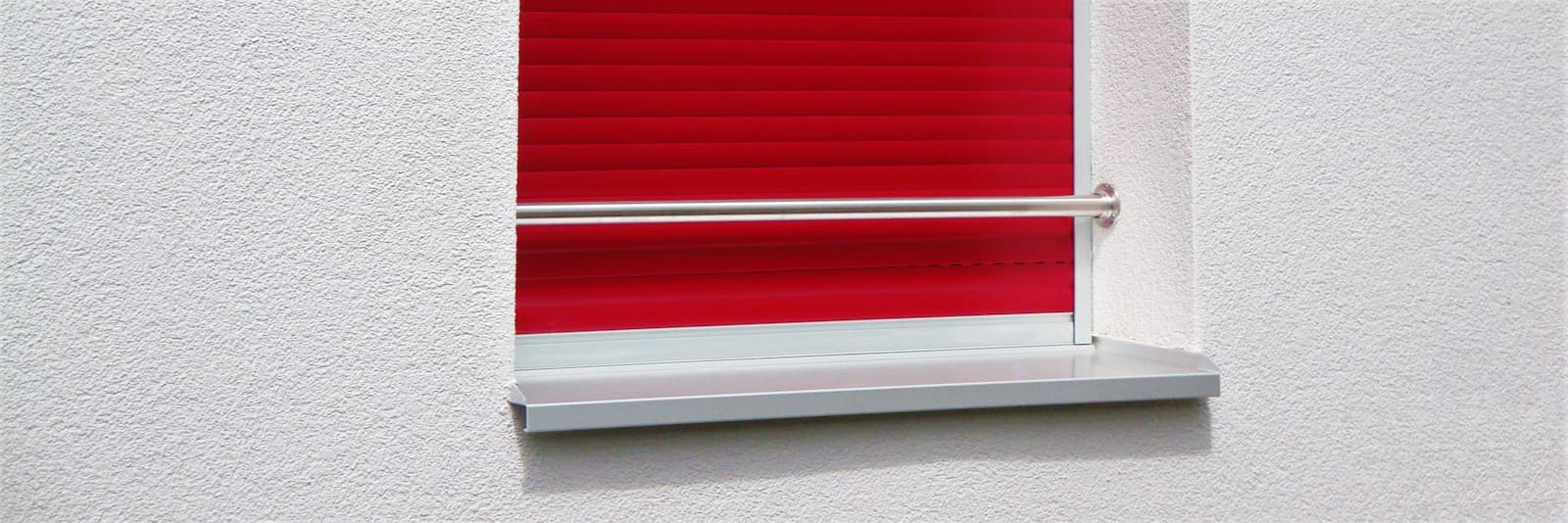 Fensterbank einteilig rot - KREBU Metallfensterbänke AG